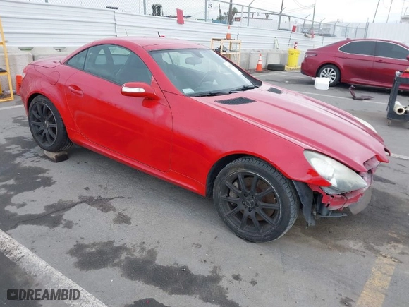 2006 Mercedes-Benz SLK-Class 3.5L with VIN WDBWK56F56F120460, listed as a IAAI auction lot 41651544 with 172,744 mi miles. Bid and sale history available at carsss.com. Image 1.