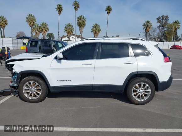 2019 Jeep Cherokee Latitude with VIN 1C4PJMCB5KD212940, listed as a IAAI auction lot 41762856 with 86,777 mi miles. Bid and sale history available at carsss.com. Image 15.