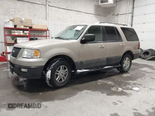 2005 Ford Expedition Special Service with VIN 1FMPU16535LA51506, listed as a IAAI auction lot 40939696 with 165,332 mi miles. Bid and sale history available at carsss.com. Image 2.