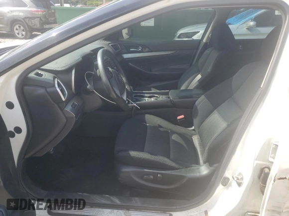2017 Nissan Maxima S z VIN 1N4AA6AP7HC421942, wystawiony jako Copart lot #61029115 z przebiegiem 101 339 mil mil oraz Czysty tytuł • Clean title. Historia ofert i sprzedaży dostępna na DreamBid. Obrazek 7.