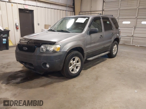 2007 Ford Escape XLT with VIN 1FMYU93167KB35526, listed as a IAAI auction lot 41364037 with 145,594 mi miles. Bid and sale history available at carsss.com. Image 17.