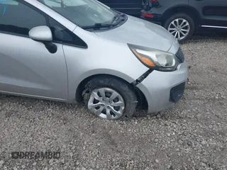 2013 Kia Rio LX z VIN KNADM4A33D6111258, wystawiony jako IAAI lot #39934097 z przebiegiem 53 008 mil mil oraz . Historia ofert i sprzedaży dostępna na DreamBid. Obrazek 13.