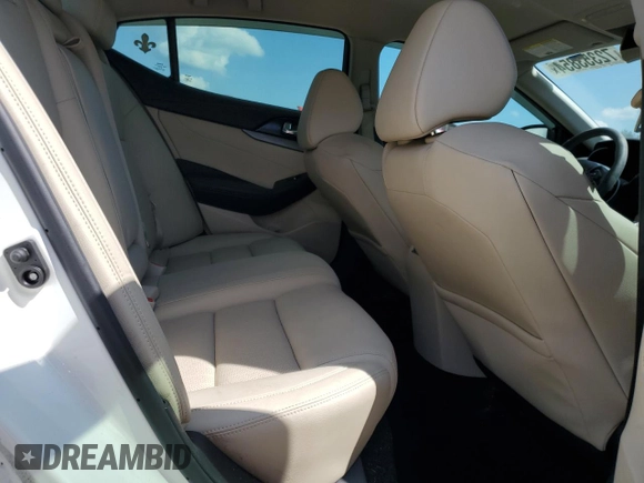 2017 Nissan Maxima SV z VIN 1N4AA6AP9HC457051, wystawiony jako Copart lot #50525775 z przebiegiem 85 250 mil mil oraz Szkoda całkowita • Salvage title. Historia ofert i sprzedaży dostępna na DreamBid. Obrazek 10.