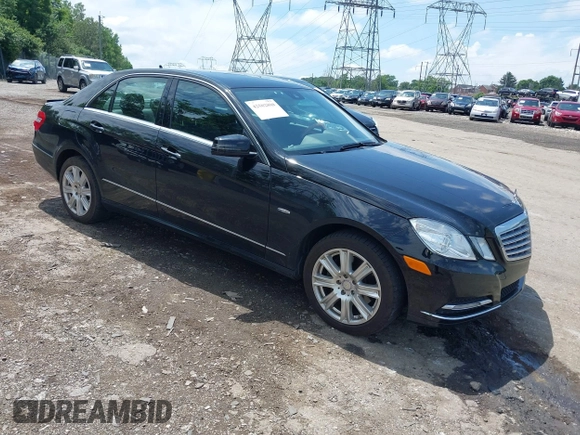 2012 Mercedes-Benz E 350 Luxury z VIN WDDHF8JB5CA629709, wystawiony jako IAAI lot #42502808 z przebiegiem 109 527 mil mil oraz . Historia ofert i sprzedaży dostępna na DreamBid. Obrazek 1.