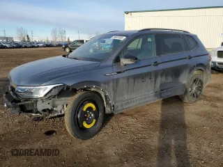 2024 Volkswagen Tiguan SE R-Line Black z VIN 3VV8B7AX8RM136714, wystawiony jako Copart lot #50587005 z przebiegiem Nie podano mil oraz Szkoda całkowita • Salvage title. Historia ofert i sprzedaży dostępna na DreamBid. Obrazek 1.
