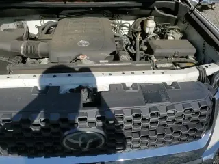 2019 Toyota Tundra SR5 с VIN 5TFUW5F16KX807291, выставлен на аукционе Copart как лот 66140015 с пробегом 82 084 миль миль и Списание • Salvage title. История ставок и продаж доступна на DreamBid. Изображение 13.