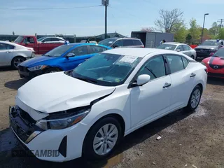2024 Nissan Sentra S z VIN 3N1AB8BV9RY296423, wystawiony jako IAAI lot #42070068 z przebiegiem 34 304 mil mil oraz . Historia ofert i sprzedaży dostępna na DreamBid. Obrazek 2.