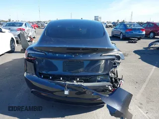 2024 Tesla Model 3 z VIN 5YJ3E1EA7RF736647, wystawiony jako IAAI lot #41372410 z przebiegiem 12 889 mil mil oraz . Historia ofert i sprzedaży dostępna na DreamBid. Obrazek 15.
