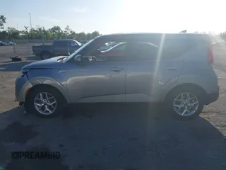 2022 Kia Soul LX with VIN KNDJ23AU7N7805591, listed as a IAAI auction lot 41800259 with 15,589 mi miles. Bid and sale history available at carsss.com. Image 15.