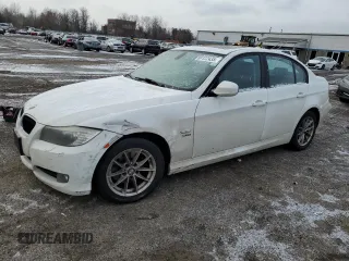 2010 BMW 3 Series 328i xDrive z VIN WBAPK5C53AA653346, wystawiony jako Copart lot #88122435 z przebiegiem 104 886 mil mil oraz Nie do naprawy • Non repairable. Historia ofert i sprzedaży dostępna na DreamBid. Obrazek 1.