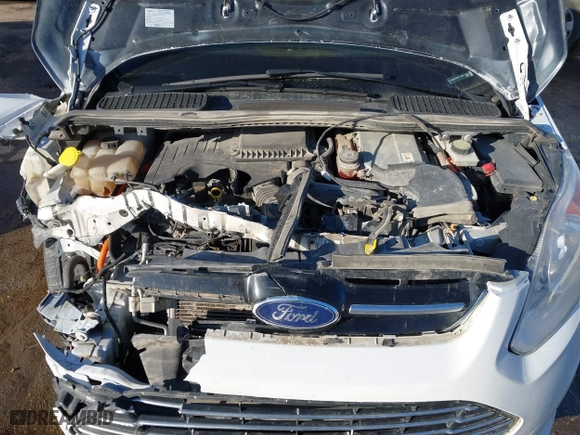 2016 Ford C-Max Energi SEL with VIN 1FADP5CU2GL118381, listed as a IAAI auction lot 41516426 with 220,361 mi miles. Bid and sale history available at carsss.com. Image 10.