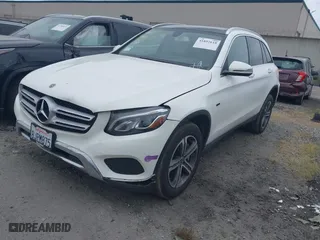 2019 Mercedes-Benz GLC with VIN WDC0G5EB0KF585613, listed as a IAAI auction lot 41892618 with 42,777 mi miles. Bid and sale history available at carsss.com. Image 2.