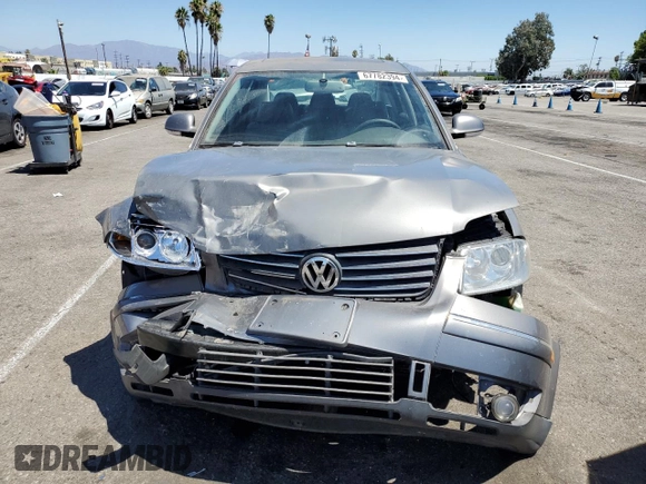 2005 Volkswagen Passat GLX z VIN WVWTU63B95E085836, wystawiony jako Copart lot #67782394 z przebiegiem 125 315 mil mil oraz Szkoda całkowita • Salvage title. Historia ofert i sprzedaży dostępna na DreamBid. Obrazek 5.