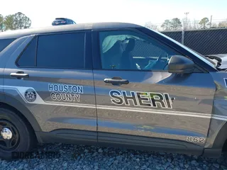 2021 Ford Police Interceptor z VIN 1FM5K8ACXMNA03127, wystawiony jako IAAI lot #41732905 z przebiegiem 73 398 mil mil oraz . Historia ofert i sprzedaży dostępna na DreamBid. Obrazek 14.