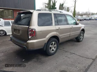 2006 Honda Pilot EX-L with VIN 2HKYF18516H528116, listed as a IAAI auction lot 41782324 with 245,280 mi miles and . Bid and sale history available at DreamBid. Image 4.