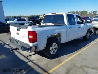 2007 Chevrolet Silverado 1500 LT w/1LT with VIN 2GCEC13C571695258, listed as a IAAI auction lot 41239531 with 266,909 mi miles. Bid and sale history available at carsss.com. Image 4.