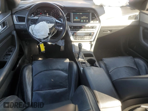 2015 Hyundai Sonata Sport z VIN 5NPE34AB0FH133454, wystawiony jako Copart lot #42343465 z przebiegiem 141 927 mil mil oraz Czysty tytuł • Clean title. Historia ofert i sprzedaży dostępna na DreamBid. Obrazek 8.