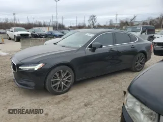 2017 Volvo S90 Momentum with VIN YV1A22MK7H1015407, listed as a Copart auction lot 42156115 with 121,118 mi miles and Salvage Title. Bid and sale history available at carsss.com. Image 1.