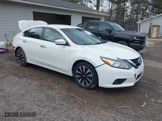 2018 Nissan Altima 2.5 SV with VIN 1N4AL3AP0JC190302, listed as a IAAI auction lot 41679072 with 84,133 mi miles. Bid and sale history available at carsss.com. Image 1.