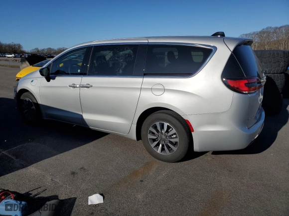 2024 Chrysler Pacifica Hybrid Select with VIN 2C4RC1S7XRR126870, listed as a Copart auction lot 50692075 with 0 mi miles and Clean Title. Bid and sale history available at carsss.com. Image 2.