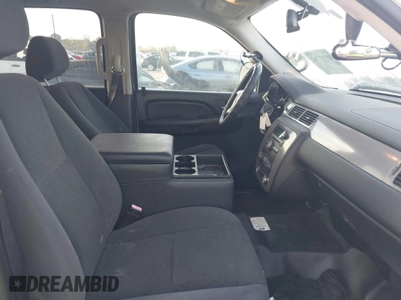 2008 Chevrolet Tahoe Police with VIN 1GNEC03088R276742, listed as a IAAI auction lot 41753762 with 86,095 mi miles and . Bid and sale history available at DreamBid. Image 5.