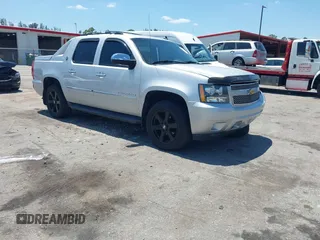 2013 Chevrolet Avalanche LTZ with VIN 3GNTKGE71DG159947, listed as a IAAI auction lot 42040745 with 155,226 mi miles. Bid and sale history available at carsss.com. Image 1.