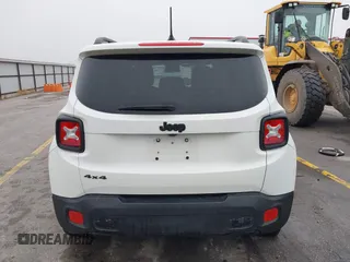 2017 Jeep Renegade Latitude with VIN ZACCJBBB3HPE71456, listed as a IAAI auction lot 41202372 with 72,552 mi miles. Bid and sale history available at carsss.com. Image 16.
