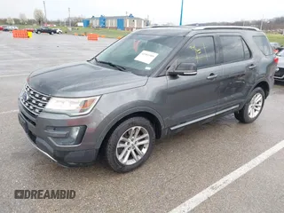 2016 Ford Explorer XLT with VIN 1FM5K7D87GGB32338, listed as a IAAI auction lot 41901509 with 89,304 mi miles. Bid and sale history available at carsss.com. Image 2.