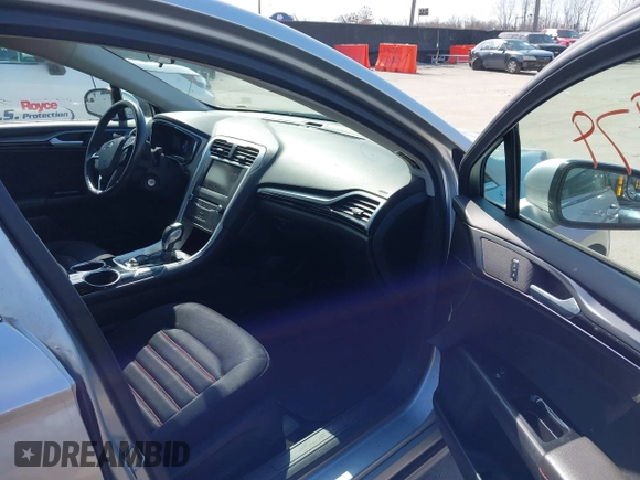 2013 Ford Fusion SE with VIN 3FA6P0HR5DR199082, listed as a IAAI auction lot 41775979 with 142,485 mi miles and . Bid and sale history available at DreamBid. Image 5.