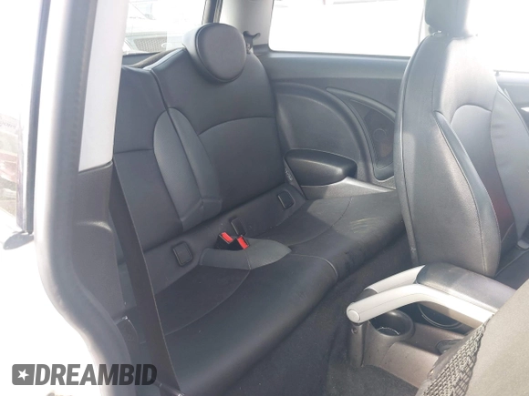 2007 MINI Hardtop with VIN WMWMF33587TT52466, listed as a IAAI auction lot 41964371 with 129,842 mi miles and . Bid and sale history available at DreamBid. Image 8.