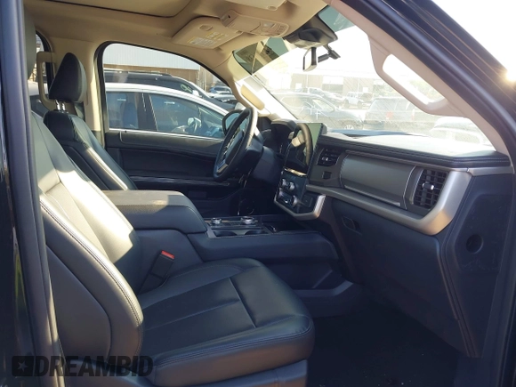 2024 Ford Expedition XLT with VIN 1FMJU1J82REA88242, listed as a IAAI auction lot 42170638 with 2,822 mi miles and . Bid and sale history available at DreamBid. Image 5.