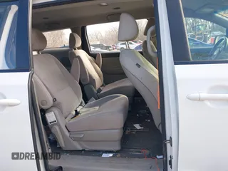 2018 Kia Sedona L with VIN KNDMA5C12J6386368, listed as a IAAI auction lot 38263325 with Not Provided miles and . Bid and sale history available at DreamBid. Image 8.
