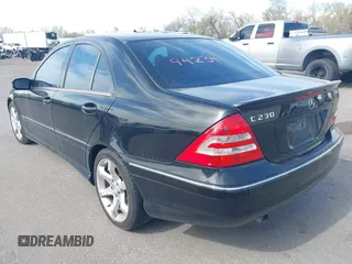 2007 Mercedes-Benz C 230 Sport z VIN WDBRF52H07F929603, wystawiony jako IAAI lot #41994234 z przebiegiem 171 484 mil mil oraz . Historia ofert i sprzedaży dostępna na DreamBid. Obrazek 3.