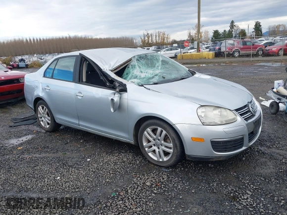 2008 Volkswagen Jetta S z VIN 3VWJM71K18M026226, wystawiony jako IAAI lot #40944671 z przebiegiem 90 016 mil mil oraz . Historia ofert i sprzedaży dostępna na DreamBid. Obrazek 1.