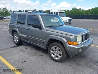 2007 Jeep Commander Limited with VIN 1J8HH58297C636318, listed as a IAAI auction lot 42105138 with 149,972 mi miles. Bid and sale history available at carsss.com. Image 1.