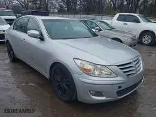 2009 Hyundai Genesis with VIN KMHGC46F29U058699, listed as a IAAI auction lot 41762622 with 154,551 mi miles. Bid and sale history available at carsss.com. Image 1.