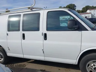 2020 GMC Savana Cargo Van with VIN 1GTW7AFG7L1265254, listed as a IAAI auction lot 40863188 with 86,054 mi miles. Bid and sale history available at carsss.com. Image 13.