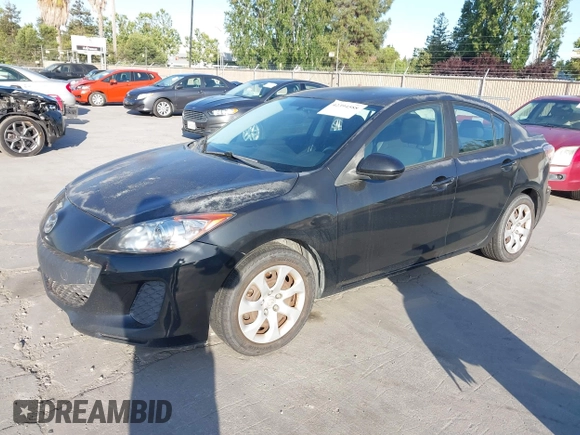 2012 Mazda 3 i Sport z VIN JM1BL1UG4C1527566, wystawiony jako IAAI lot #42394588 z przebiegiem 222 986 mil mil oraz . Historia ofert i sprzedaży dostępna na DreamBid. Obrazek 2.