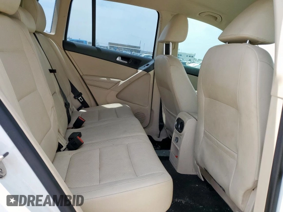 2017 Volkswagen Tiguan S with VIN WVGBV7AX8HK027344, listed as a Copart auction lot 53764865 with 156,445 mi miles and Clean Title. Bid and sale history available at DreamBid. Image 10.