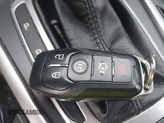2016 Ford Edge SEL z VIN 2FMPK4J85GBC39388, wystawiony jako IAAI lot #42365493 z przebiegiem 70 591 mil mil oraz . Historia ofert i sprzedaży dostępna na DreamBid. Obrazek 11.