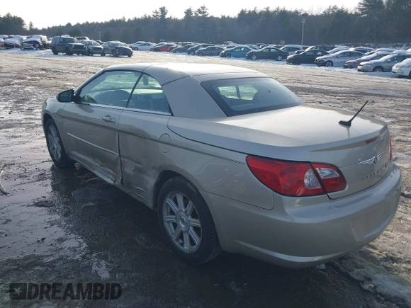 2008 Chrysler Sebring Touring z VIN 1C3LC55R68N669319, wystawiony jako IAAI lot #41655516 z przebiegiem 150 913 mil mil oraz . Historia ofert i sprzedaży dostępna na DreamBid. Obrazek 3.