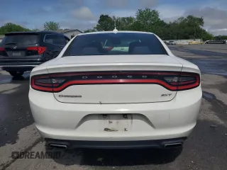 2015 Dodge Charger SXT z VIN 2C3CDXHG5FH824077, wystawiony jako Copart lot #57348715 z przebiegiem 181 421 mil mil oraz Czysty tytuł • Clean title. Historia ofert i sprzedaży dostępna na DreamBid. Obrazek 6.