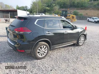 2020 Nissan Rogue SV z VIN JN8AT2MV4LW136313, wystawiony jako IAAI lot #42063856 z przebiegiem 36 298 mil mil oraz . Historia ofert i sprzedaży dostępna na DreamBid. Obrazek 4.