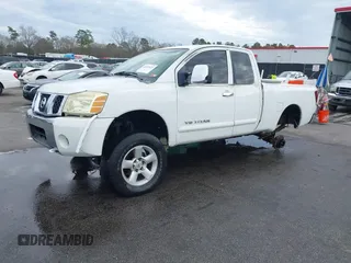 2005 Nissan Titan SE с VIN 1N6AA06B55N513861, выставлен на аукционе IAAI как лот 41453425 с пробегом 288 526 миль миль и . История ставок и продаж доступна на DreamBid. Изображение 2.