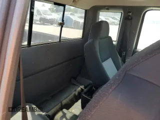 2008 Ford Ranger XL z VIN 1FTZR15E38PA59134, wystawiony jako Copart lot #58420975 z przebiegiem 139 373 mil mil oraz Szkoda całkowita • Salvage title. Historia ofert i sprzedaży dostępna na DreamBid. Obrazek 10.