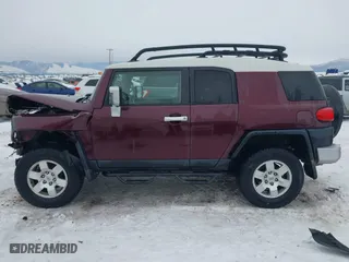 2007 Toyota FJ Cruiser with VIN JTEBU11FX70020977, listed as a IAAI auction lot 41603267 with 163,858 mi miles. Bid and sale history available at carsss.com. Image 14.