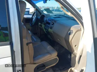 2005 Ford F-150 XL z VIN 1FTRF12245NB94164, wystawiony jako IAAI lot #42294055 z przebiegiem 311 917 mil mil oraz . Historia ofert i sprzedaży dostępna na DreamBid. Obrazek 5.