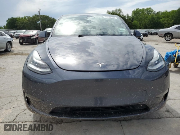 2021 Tesla Model Y Long Range z VIN 5YJYGDEE9MF067651, wystawiony jako Copart lot #55758165 z przebiegiem 61 348 mil mil oraz Czysty tytuł • Clean title. Historia ofert i sprzedaży dostępna na DreamBid. Obrazek 5.