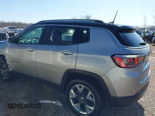 2018 Jeep Compass Limited z VIN 3C4NJDCB3JT373917, wystawiony jako IAAI lot #41628459 z przebiegiem 101 275 mil mil oraz . Historia ofert i sprzedaży dostępna na DreamBid. Obrazek 3.