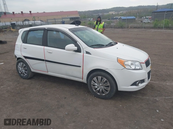 2010 Chevrolet Aveo 2LT z VIN KL1TG6DE6AB117404, wystawiony jako IAAI lot #42112930 z przebiegiem 105 519 mil mil oraz . Historia ofert i sprzedaży dostępna na DreamBid. Obrazek 1.